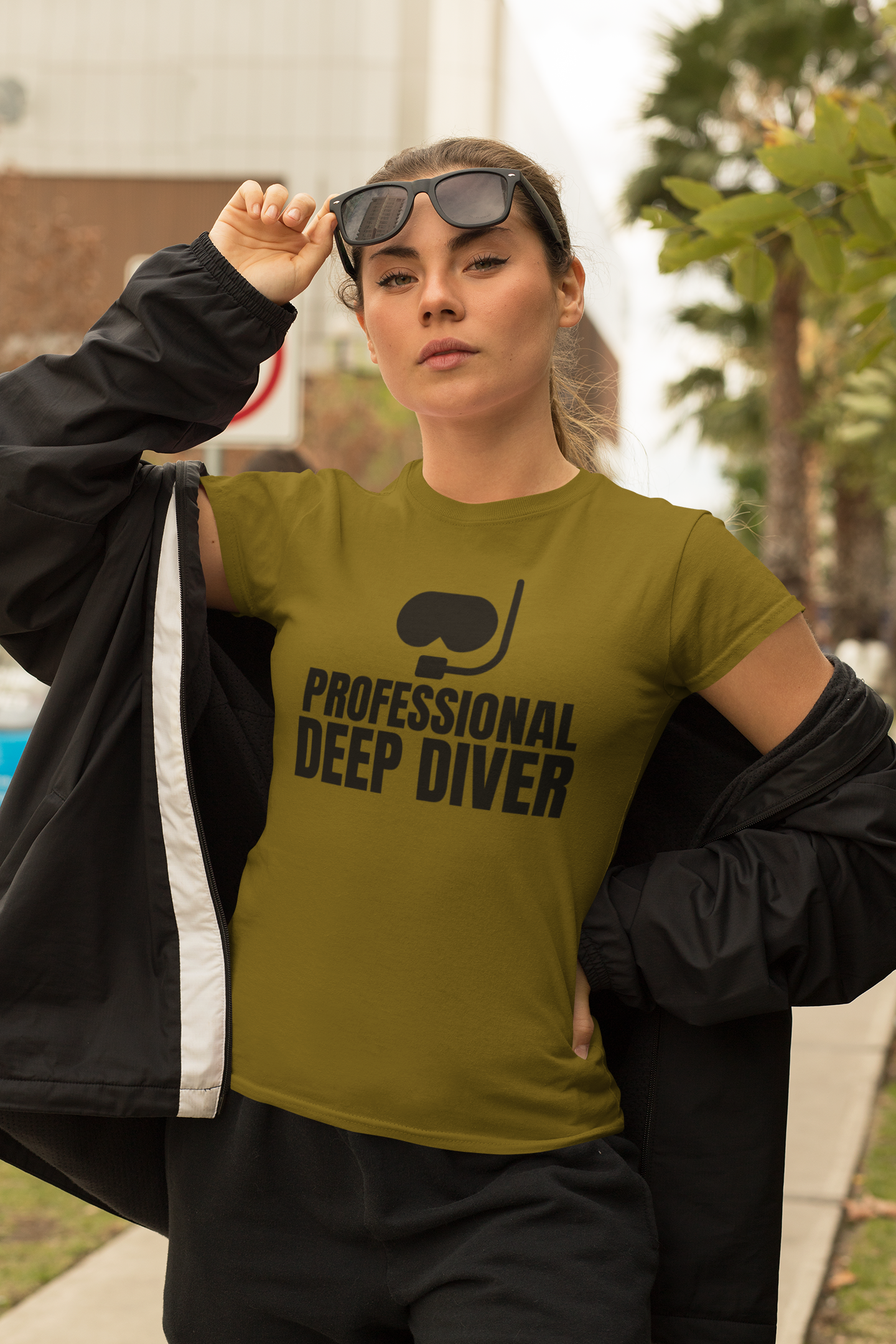 Professional Deep Diver Unisex T-Shirt - Perfect Gift for Scuba Enthusiasts