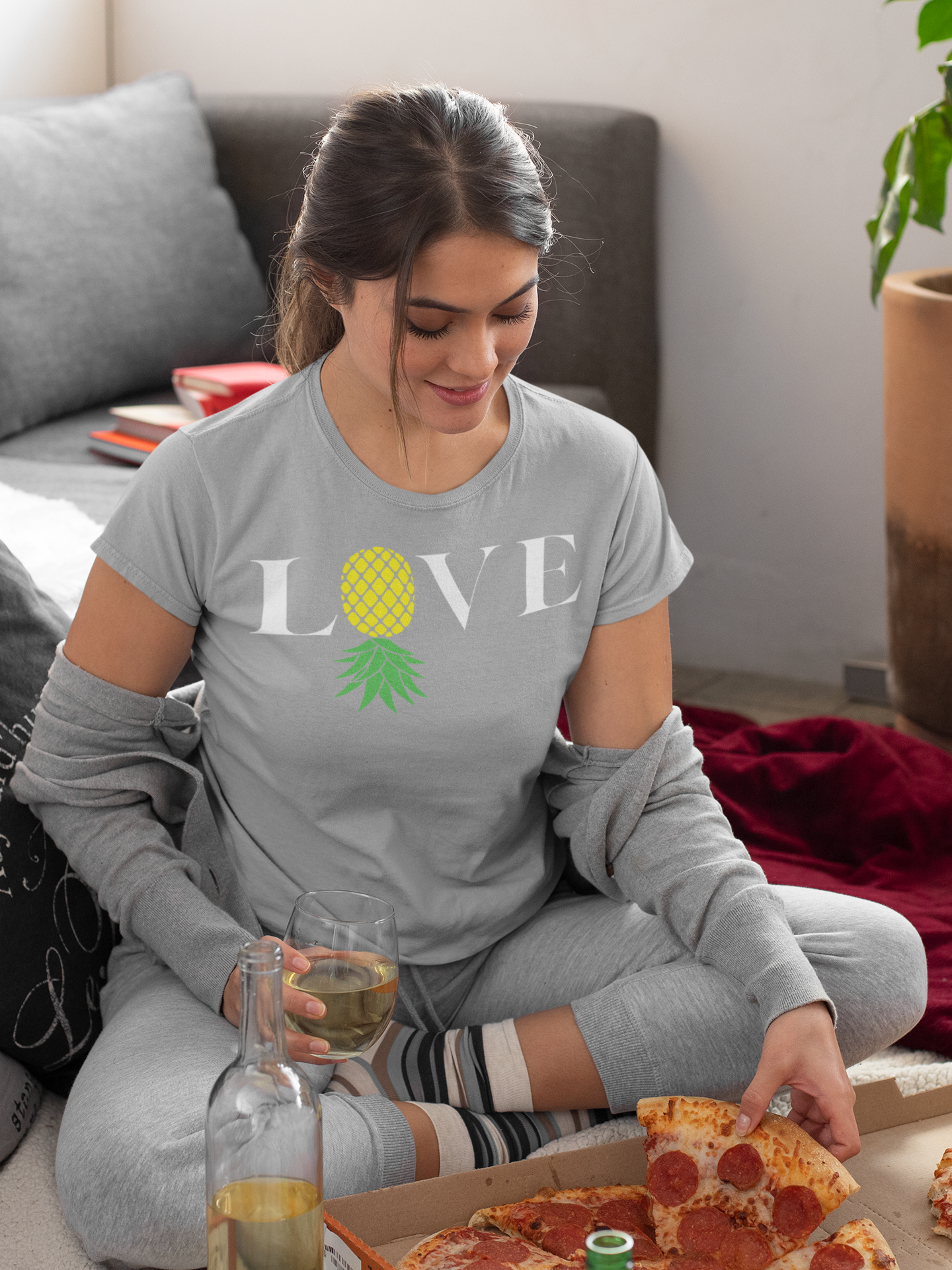 Pineapple Love Tee - Unisex Jersey Short Sleeve Shirt